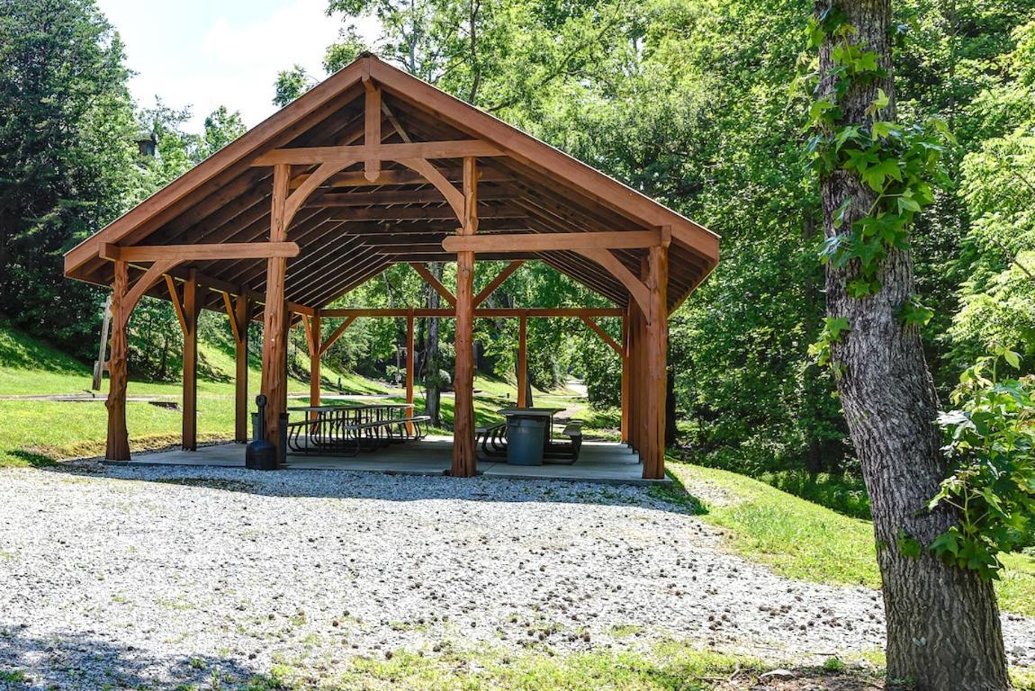 Woodland Escape Villa Pigeon Forge Eksteriør billede