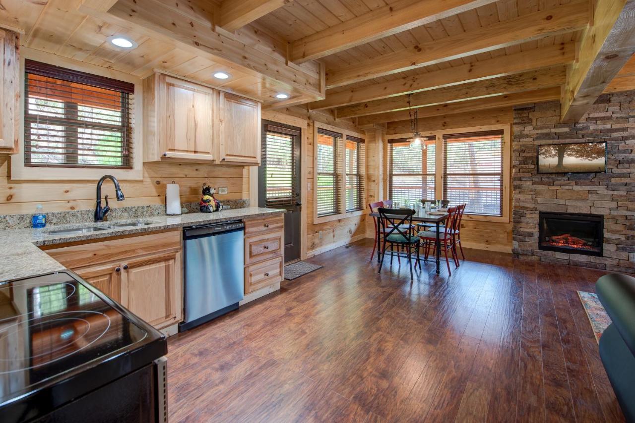 Woodland Escape Villa Pigeon Forge Eksteriør billede