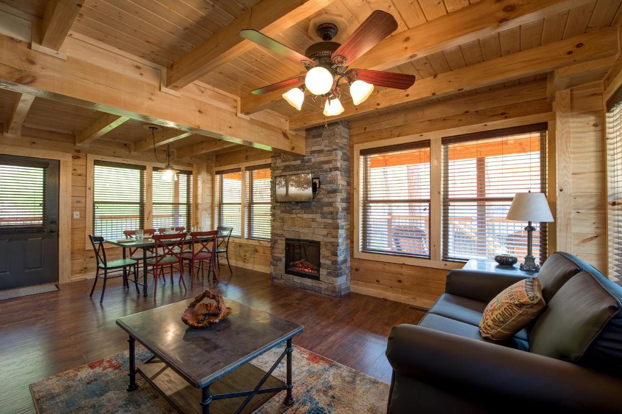 Woodland Escape Villa Pigeon Forge Eksteriør billede