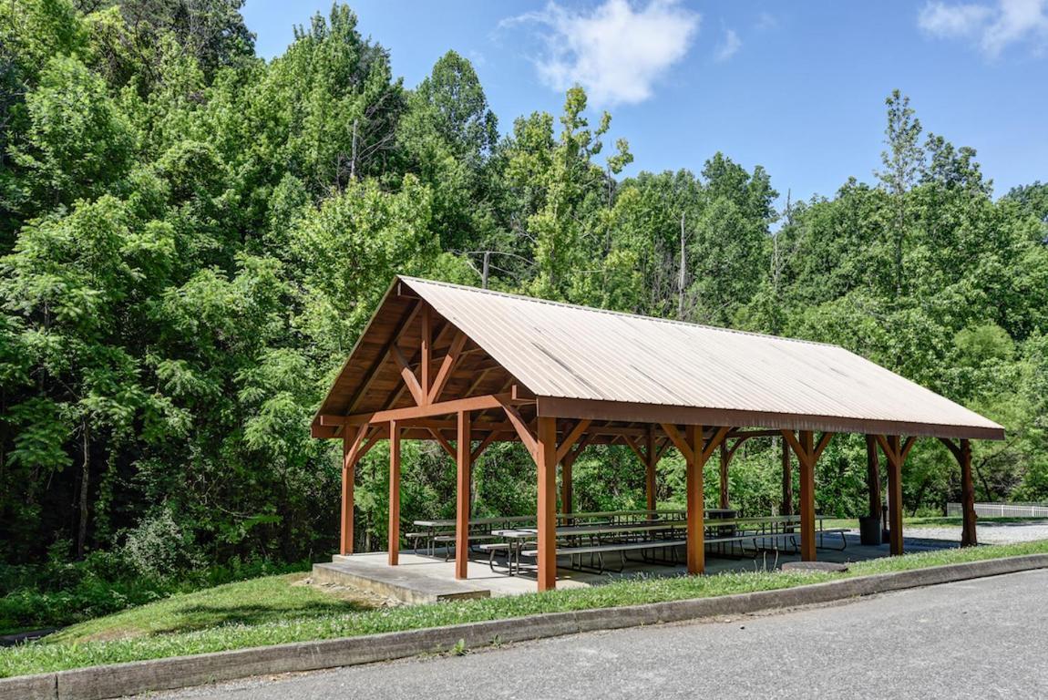 Woodland Escape Villa Pigeon Forge Eksteriør billede