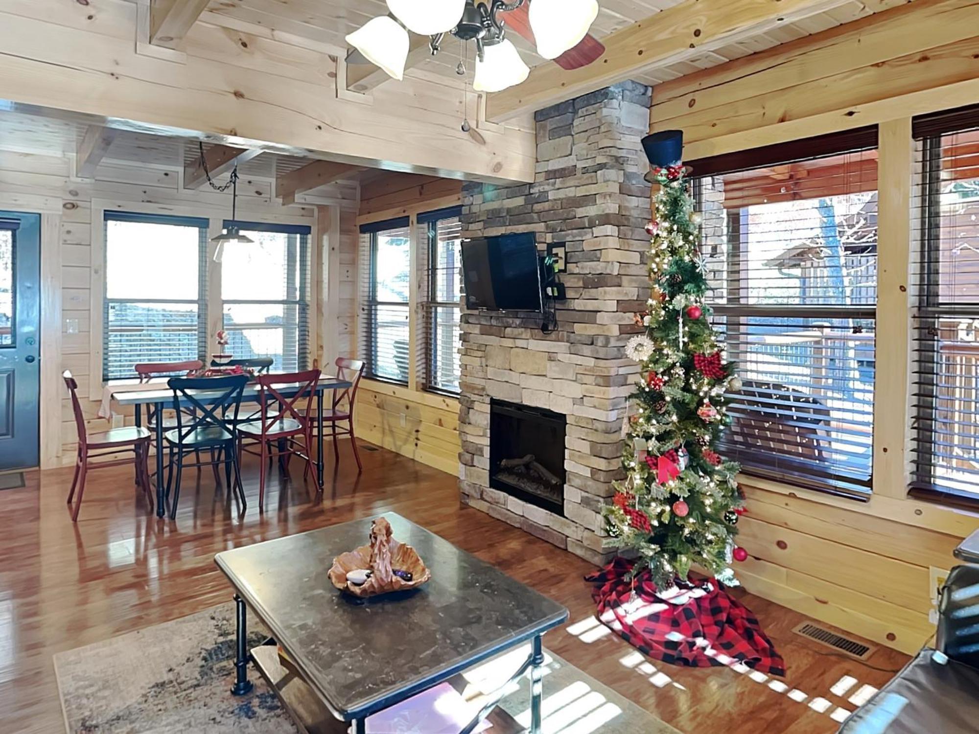Woodland Escape Villa Pigeon Forge Eksteriør billede